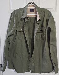 Wrangler Authentic Men’s Large Olive Green Long Sleeve Button Up Utility Shirt