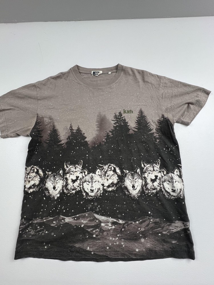 Kith Shirt Mens Medium Gray Wolf Pack Forest Graphic Tee Allover Print Nature