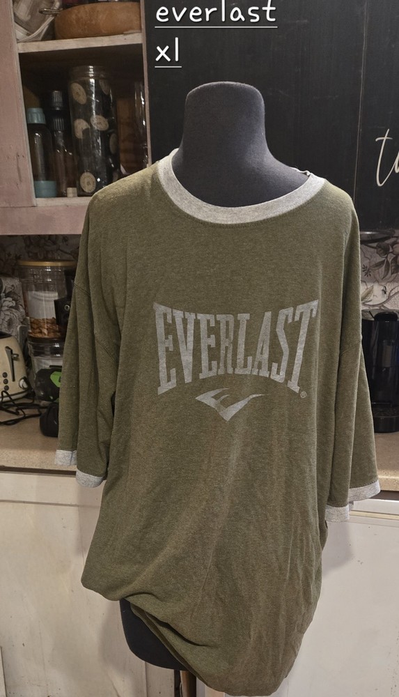 Men’s XL Everlast T-shirt