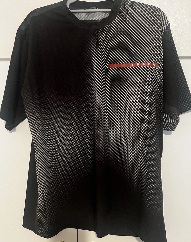Prada Men’s S Geometric Logo Crew Neck Short Sleeve T-Shirt Black/White SJN282