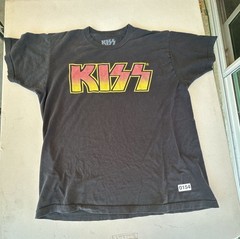 KISS Classic Gradient Logo Graphic T-Shirt reprint