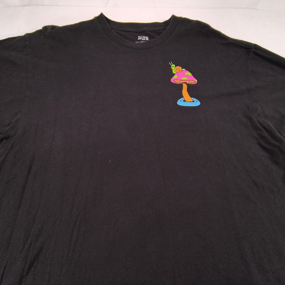 Alab Mushrooms Crew Neck Short Sleeve Graphic T Shirt Mens Size 2XL Black