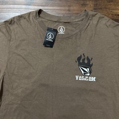 NWT Volcom Dooms Day Rose Short Sleeve T-Shirt Brown Men’s Size Medium. C2