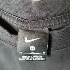 Nike Graphic Tshirt Black Zig Zag Border Back Graphics Colorful Meduim