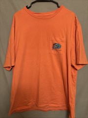 Vineyard Vines Men’s XXL Coral Helmet Design.