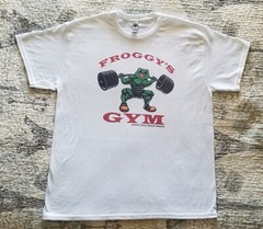 FROGGY’S GYM Workout Bodybuilding Exercise Old School Squat Logo T-Shirt NEW