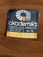 Akademiks Mens T-Shirt Long Sleeve Solid Graphic Size XL Pre-Owned Brown Stains