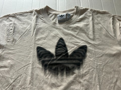ADIDAS TREFOIL SIZE XL OFFWHITE OR CREAM SHORT SLEEVE T-SHIRT.SEE DESCRIPTION