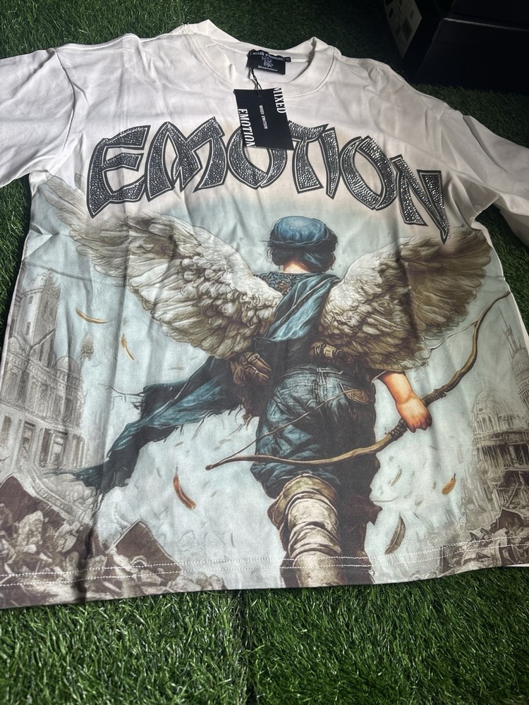 Mixed Emotion Men’s White Graphic Rhinestone Crew Neck T-Shirt Size M