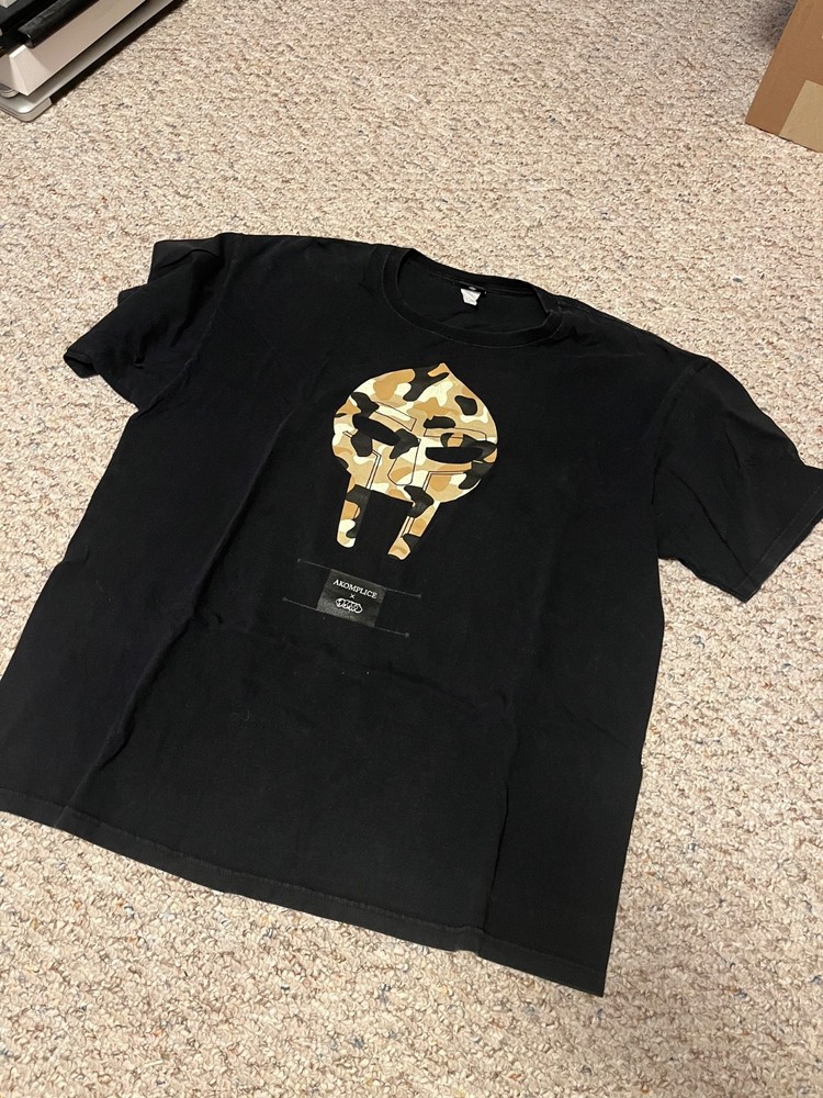 MF DOOM x Akomplice T-Shirt – Size 2XL