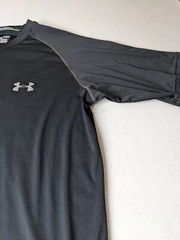 Under Armour Mens Small black shirt heat gear SM regular fit light weight