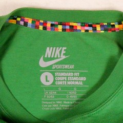 Nike Air Digital Print Logo T-Shirt Size L Kelly Green Pixelated Swoosh