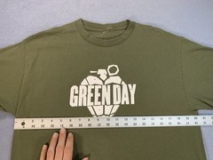 Vintage Y2K 2004 Green Day Punk Heart Grenade Logo Green Mens T Shirt Size S/M