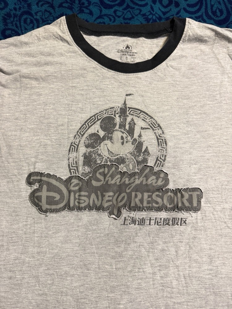 vintage “SHANGHAI” DISNEY RESORT T-SHIRT ADULT M medium GRAY~NAVY BLUE TRIM S/S