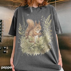 Vintage Woodland Squirrel Wildflower Comfort Tee