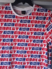 Oakley Shirt Mens Medium Red Blue Allover AOP USA Custom Fit Graphic 90s Vintage