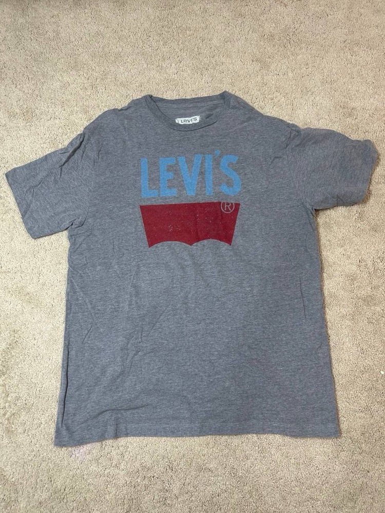 Levi’s Short Sleeve T-shirt – Size XXL – Gray And Red