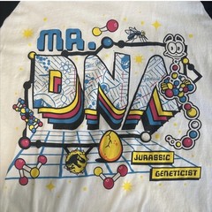 Universal Studios Jurassic World Mr. DNA Geneticist Men’s M Raglan Tee