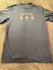 TravisMathew Graphic T-Shirt Men’s L Charcoal Geometric Design EUC