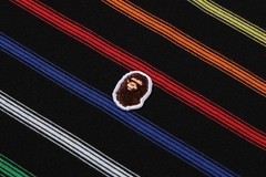 A BATHNIG APE Men’s APE GRADIENT RAINBOW STRIPE ONE POINT TEE 1M30109308