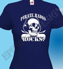 Pirate Radio T-Shirt Rocks Drum Bass DJ 60’S Caroline London Skull Headphones