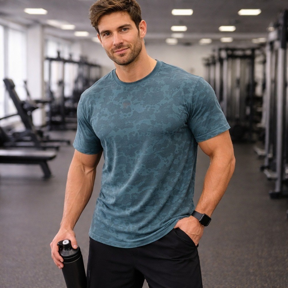 Men’s Gymshark crew neck abstract green teal short sleeve logo t-shirt size M