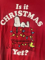 VINTAGE STYLE PEANUTS SNOOPY It Is CHRISTMAS Yet? T-Shirt MENS Medium NEW