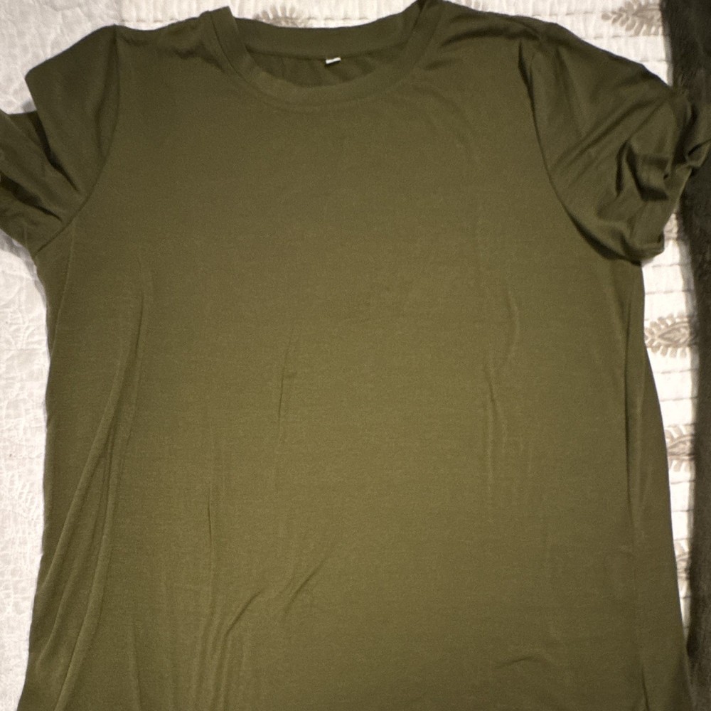 Men L Green Solid Short Sleeve Crew Neck Jersey Knit Polyester Elastane T-Shirt