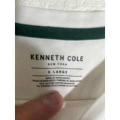 Kenneth Cole XL white mens T-Shirt w/green design-used good