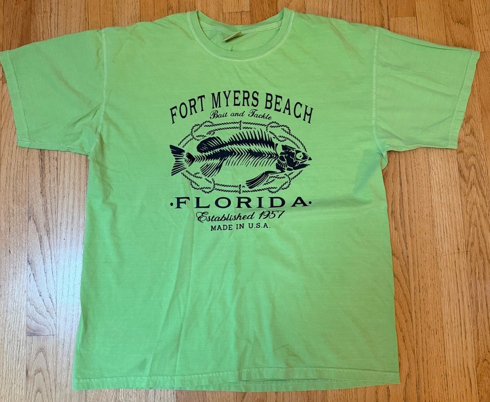 Fort Myers Bait and Tackle Skeleton Fish green t-shirt XL
