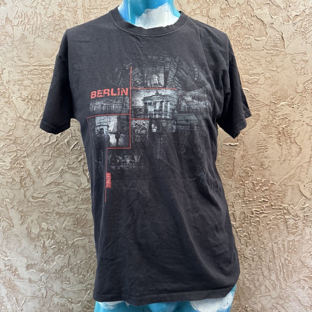 Berlin Graphic T-Shirt Fruit Of The Loom Medium Black Germany Travel Tee Urban