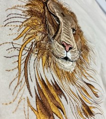 Disney Animal Kingdom Lion Embroidered T Shirt NWT XXL Beige