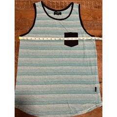 Ocean Current Men’s Tank Top Chest Pocket Crew Neckline Size Medium Casual Beach