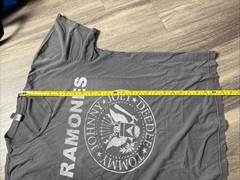 Vintage 1999 Ramones Band Shirt Medium Rare Johnny Joey Timothy Dee-Dee Rock