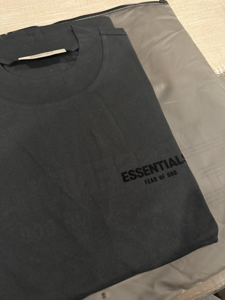 Fear of God Essentials Men’s M Black Crew Neck Short Sleeve Logo Tee