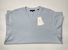 VINCE Men’s Garment Dye V-Neck Short Sleeve Tee Retail: $65 (NWT)