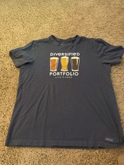 Life Is Good Men’s Diversified Portfolio Drinking Beer T-Shirt Dad Blue Size L