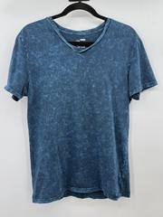On The Byas Mens Blue Mineral Wash Short Sleeve T-Shirt Size Medium V-neck