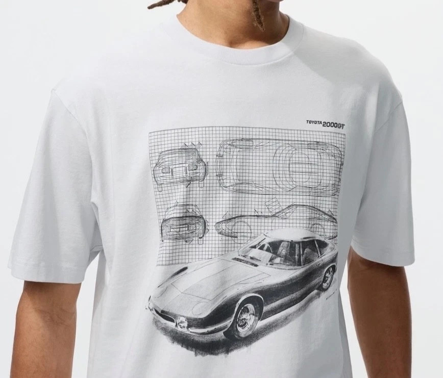 Uniqlo GU UT Toyota 2000GT T-Shirt Gray Classic JDM Car Graphic Tee USA