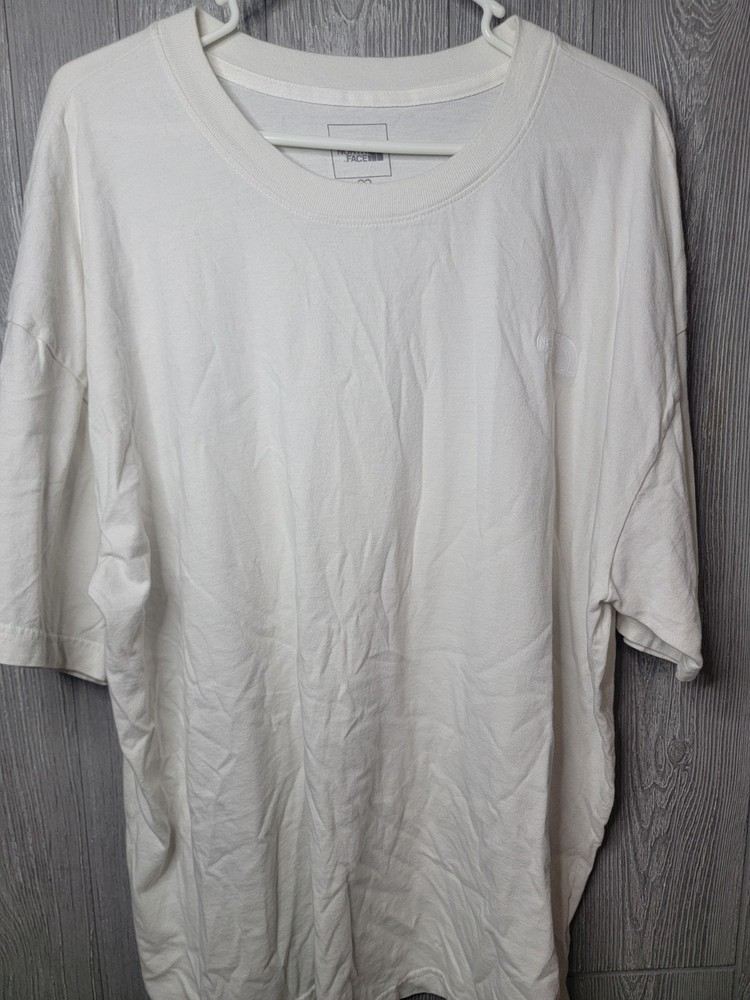 The NORTH face White Short Sleeve Mens Shirt With An Embroidered Logo. Cotton.