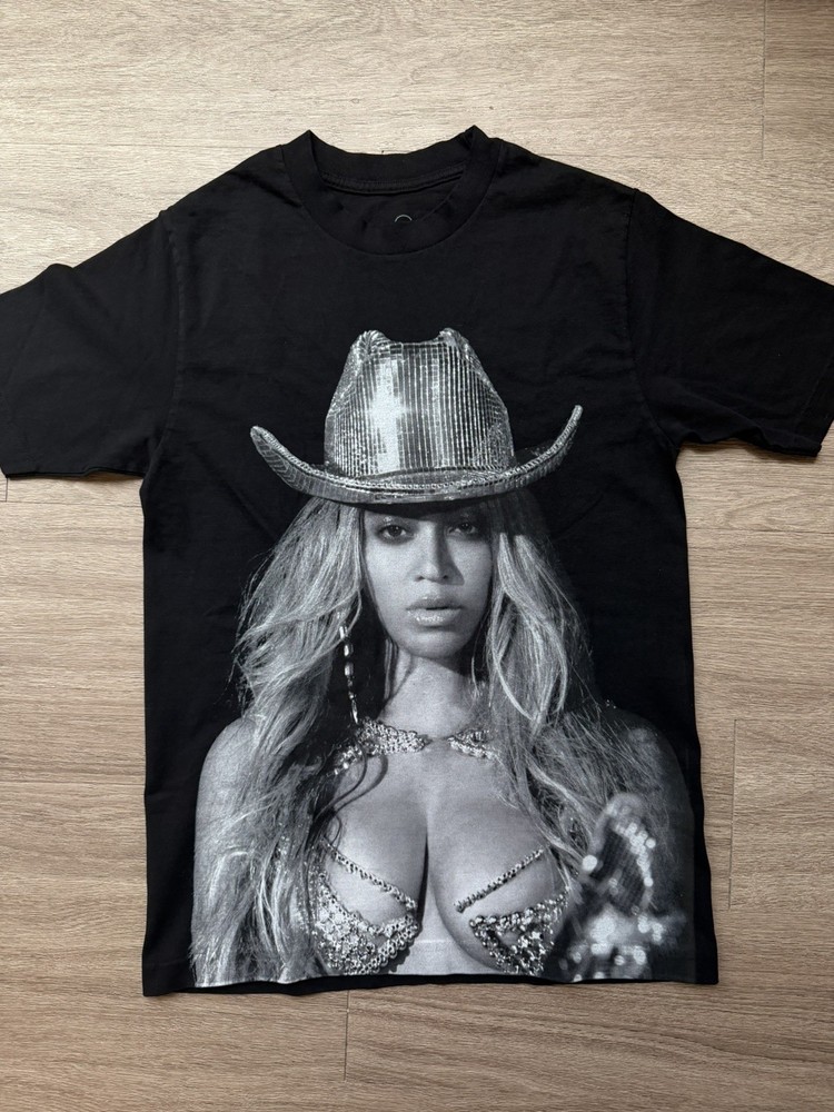 BEYONCE RENAISSANCE World Tour Concert T-Shirt Cowboy Hat Size S Small Authentic