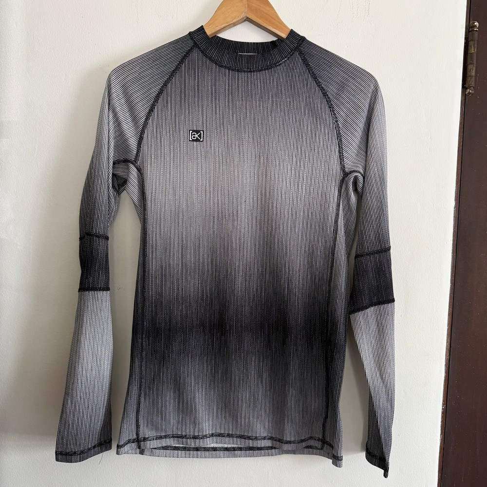 Y2K Vintage BURTON AK | Base Layer Top Tech Shirt | Medium Black and White