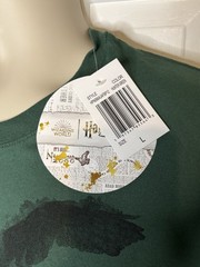 NEW WITH TAGS – HARRY POTTER HOGWARTS T-SHIRT – MENS LARGE
