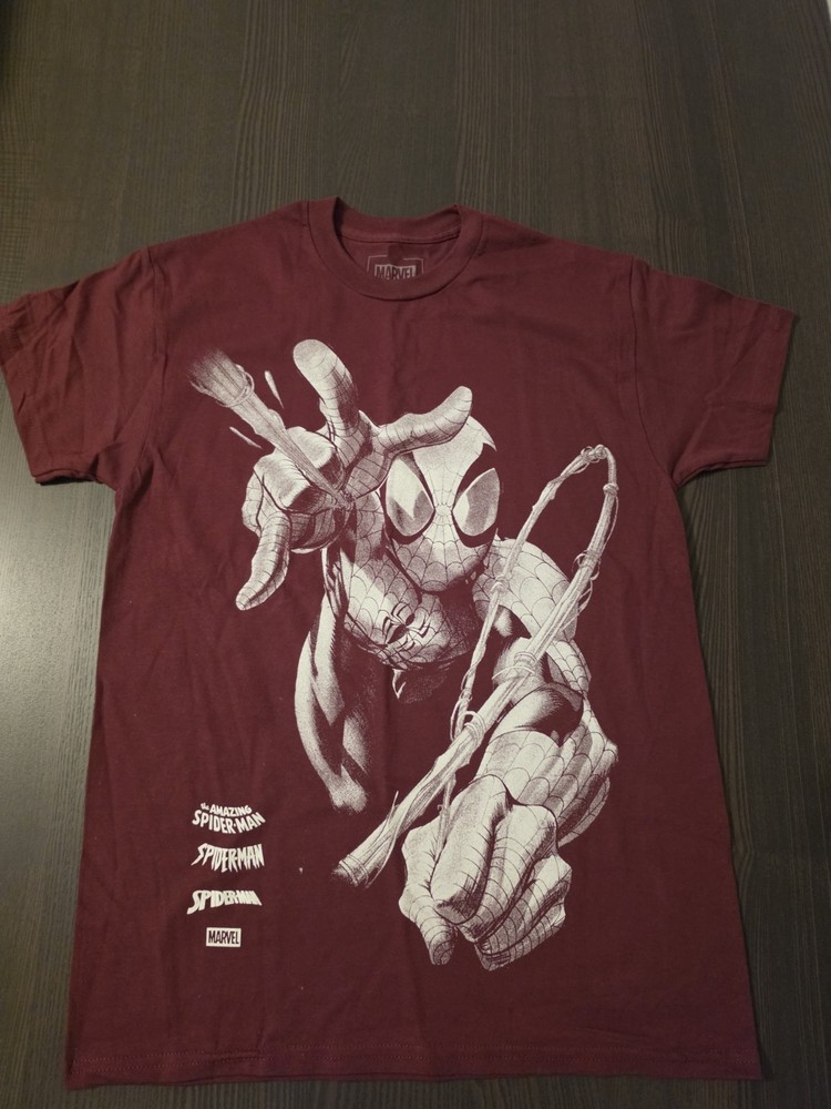 Marvel Spider-Man Web Shooting T-Shirt Burgandy Size Medium