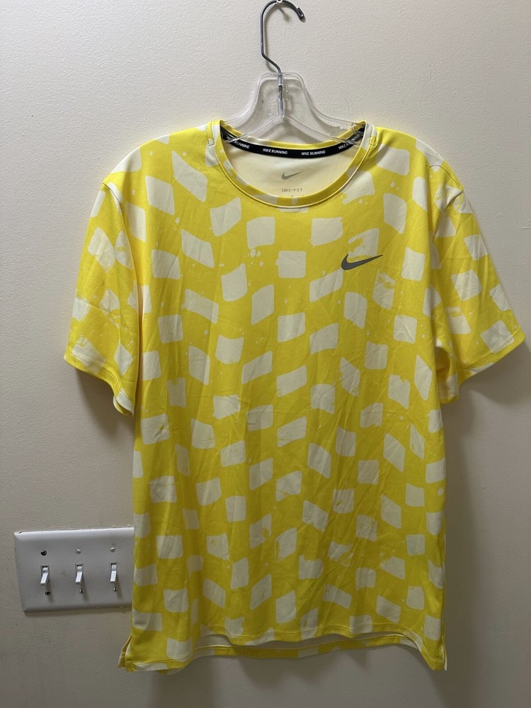 Nike Dri-FIT Miler Dye Running Shirt Sz M Yellow White DX0870 731 Size US M N67