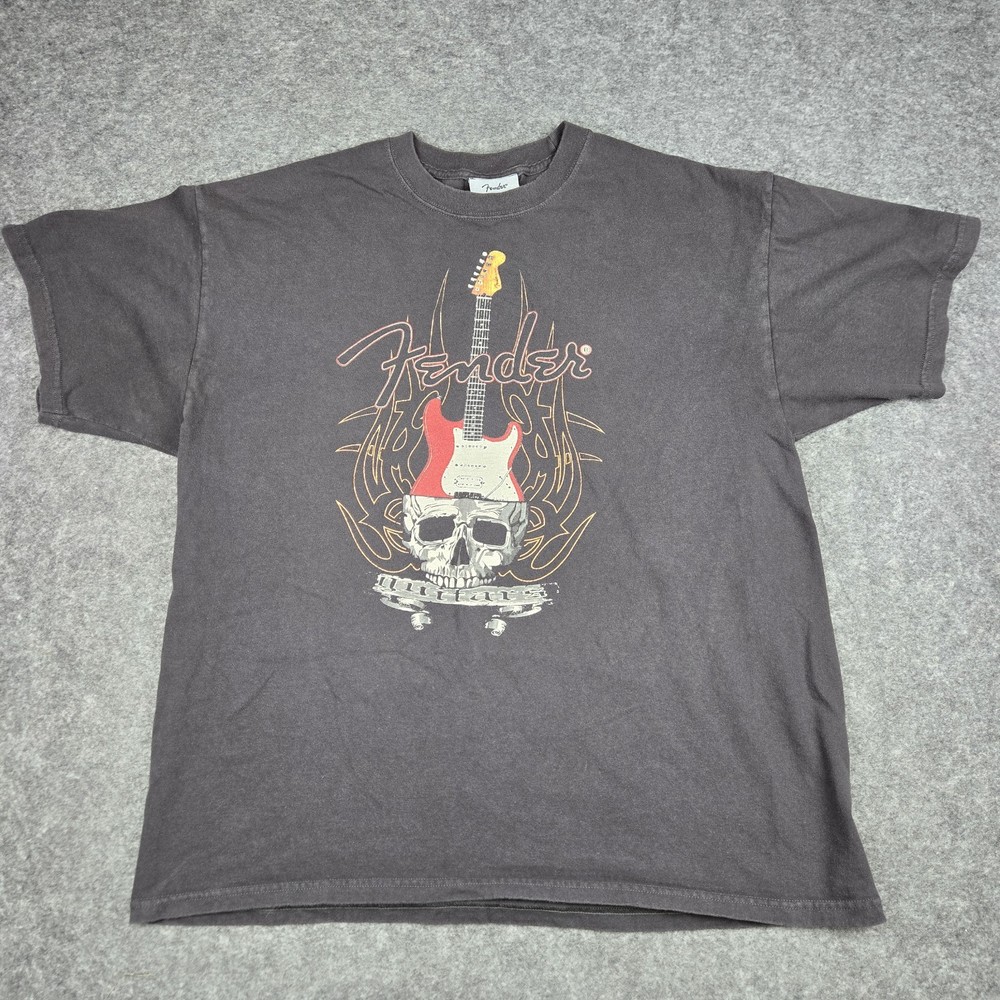 Vintage 90s Y2K Fender Guitars T-shirt Men’s Size XL Black Tribal Flames & Skull