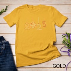 Minimalist 2025 Chic and Modern New Year Design Funny T-shirt Unisex T-shirt