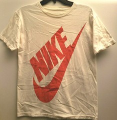 NIKE WHITE TEE SHIRT WITH FULL LENGTH RED SWOOSH LOGO SHORT SLEEVE ADULT SIZE S