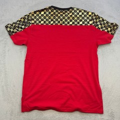 Switch Remarkable T Shirt Mens 2XL Red Moda Uomo Gold Foil Baroque Crest Graphic