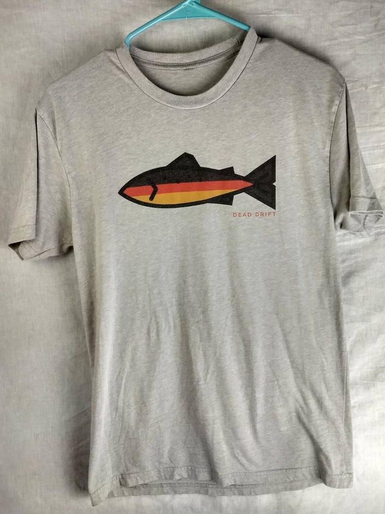 Dead Drift Fishing Grey T shirt Sz Med/ 19 in /19 in arm pit/arm pit #392